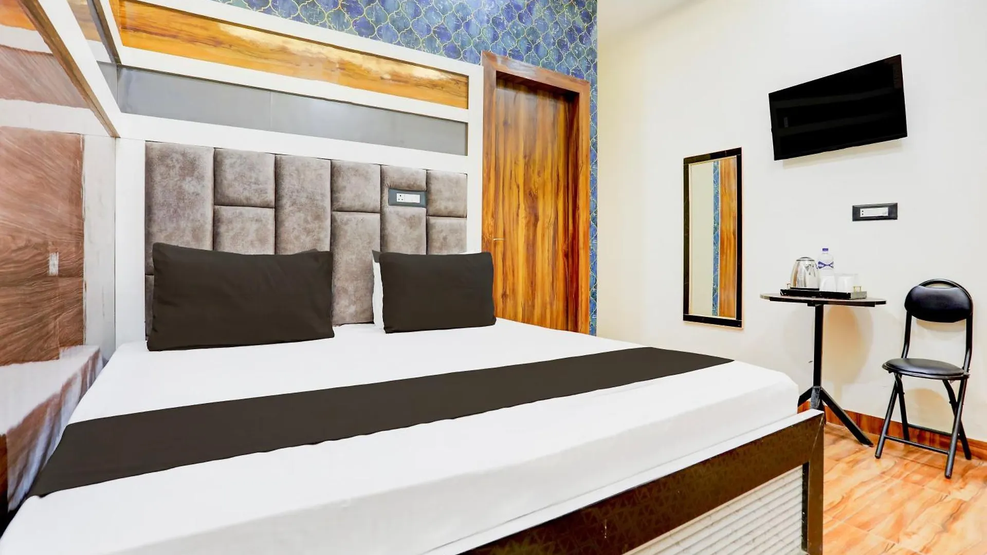 Hotel O Lakshya Palace Agra