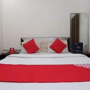 Oyo 24723 Atul Palace Agra (Uttar Pradesh)
