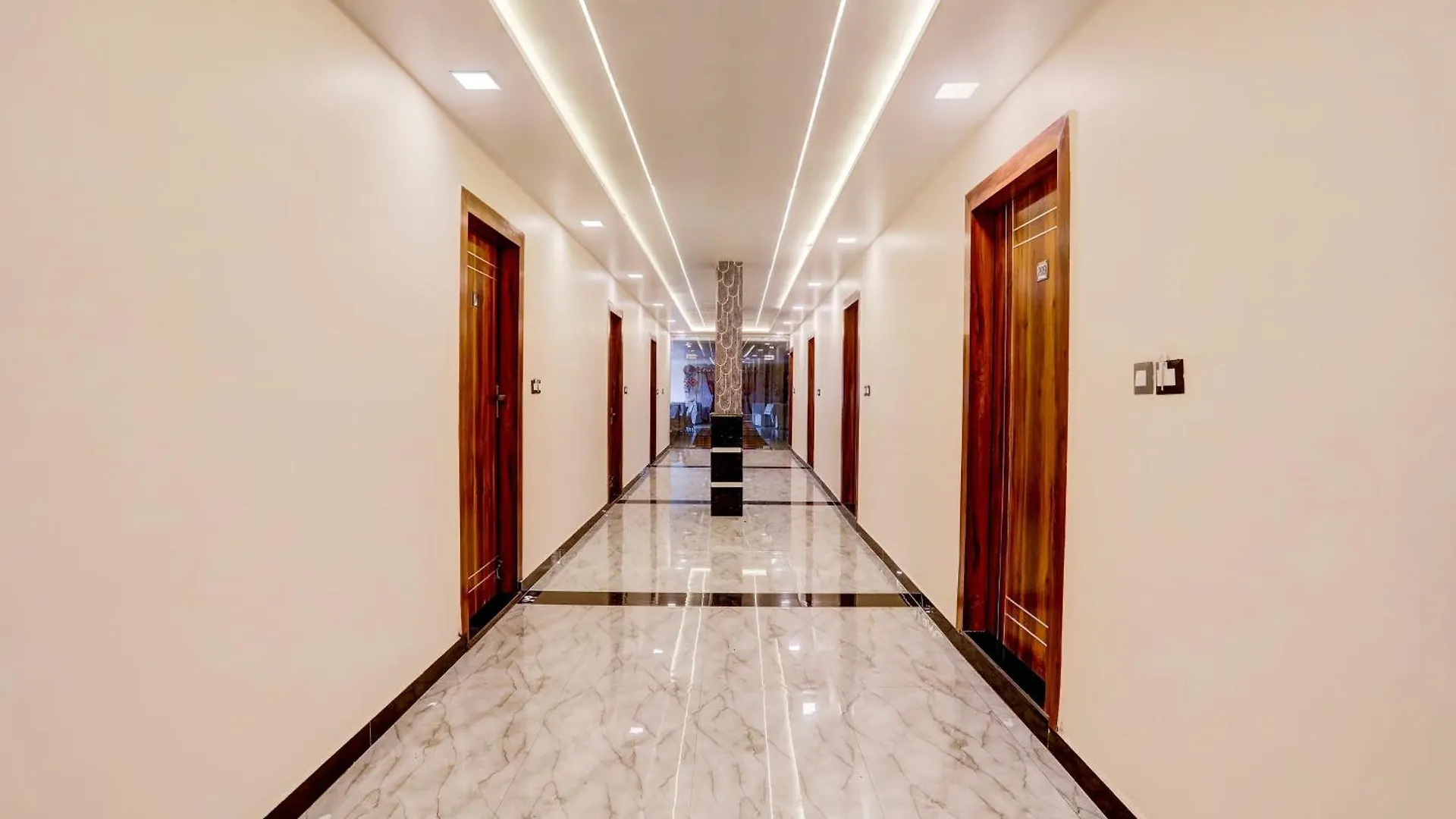 Hotel O Lakshya Palace Agra